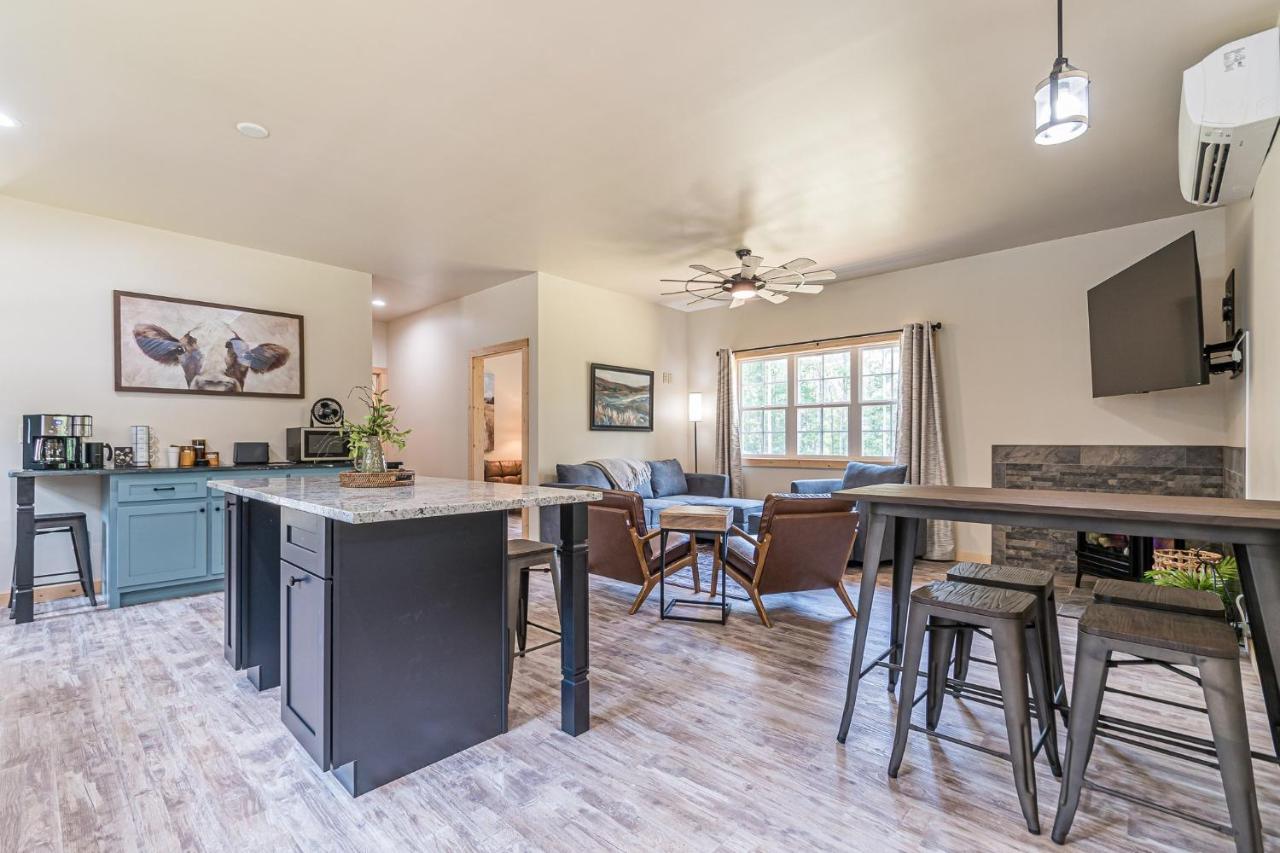 Rustic Roost-5 Acres, Fenced, Fire Pit, Rv Option & Mtn View