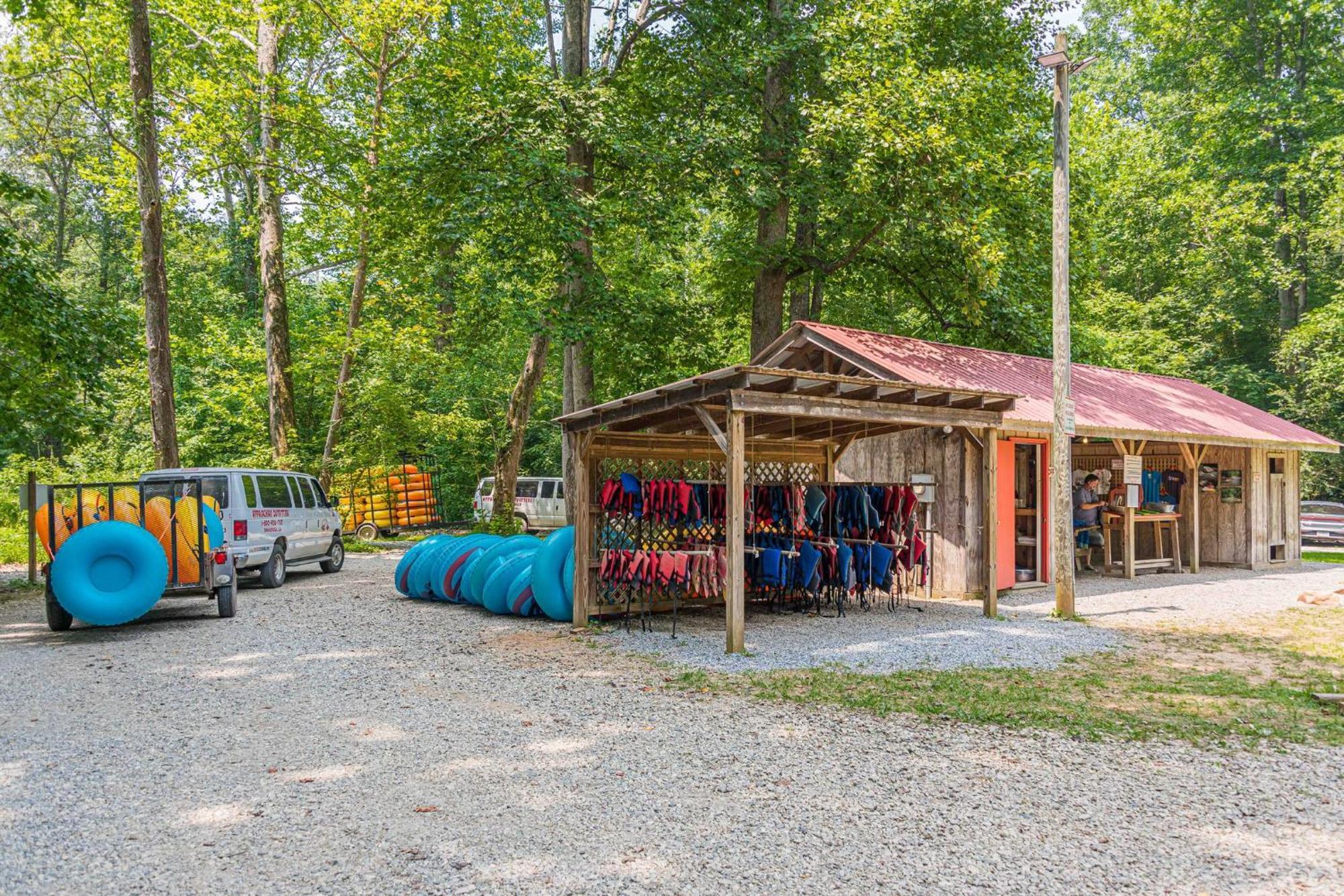 Holiday home Rustic Roost-5 Acres, Fenced, Fire Pit, Rv Option & Mtn View